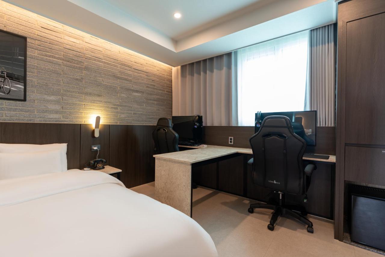 Jecheon Hound Hotel Chech'ŏn Exterior foto