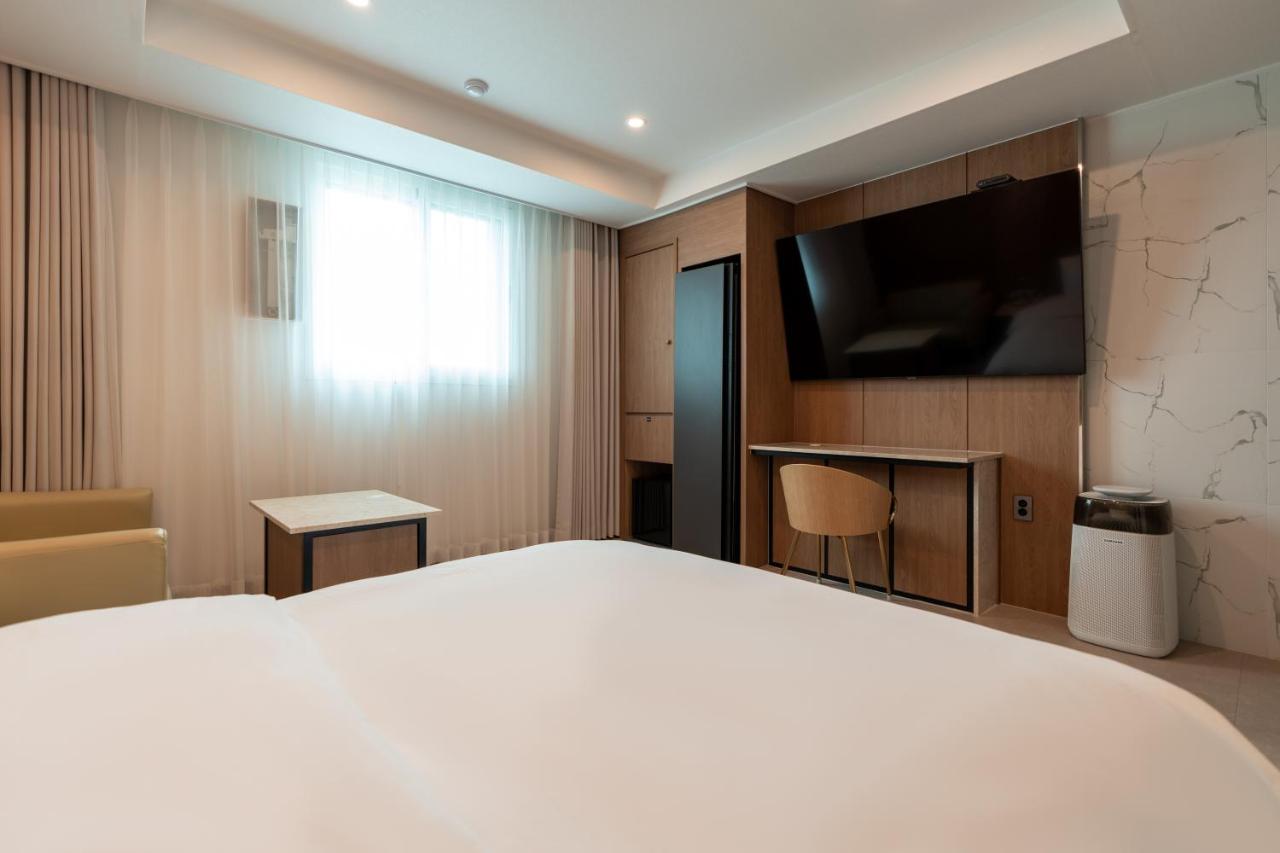 Jecheon Hound Hotel Chech'ŏn Exterior foto
